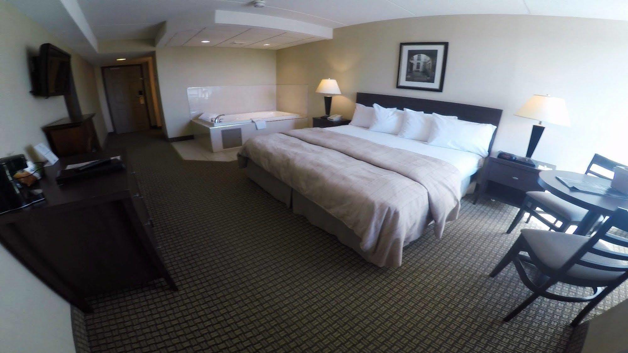 Days Inn By Wyndham Niagara Falls Lundys Lane 외부 사진