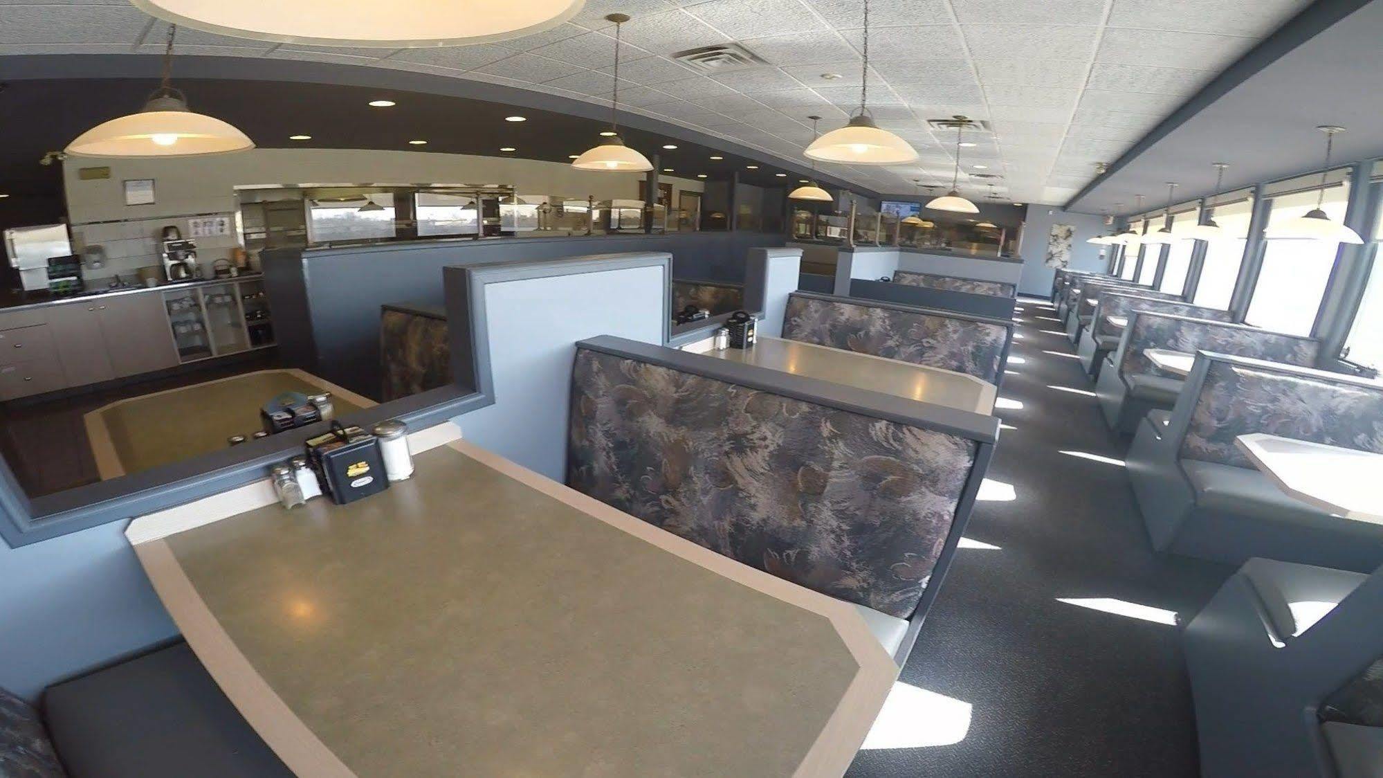 Days Inn By Wyndham Niagara Falls Lundys Lane 외부 사진