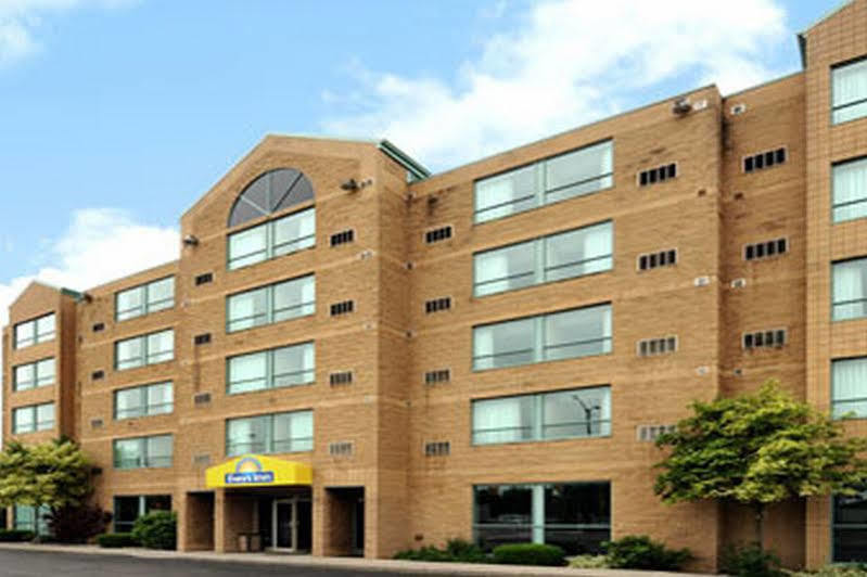 Days Inn By Wyndham Niagara Falls Lundys Lane 외부 사진