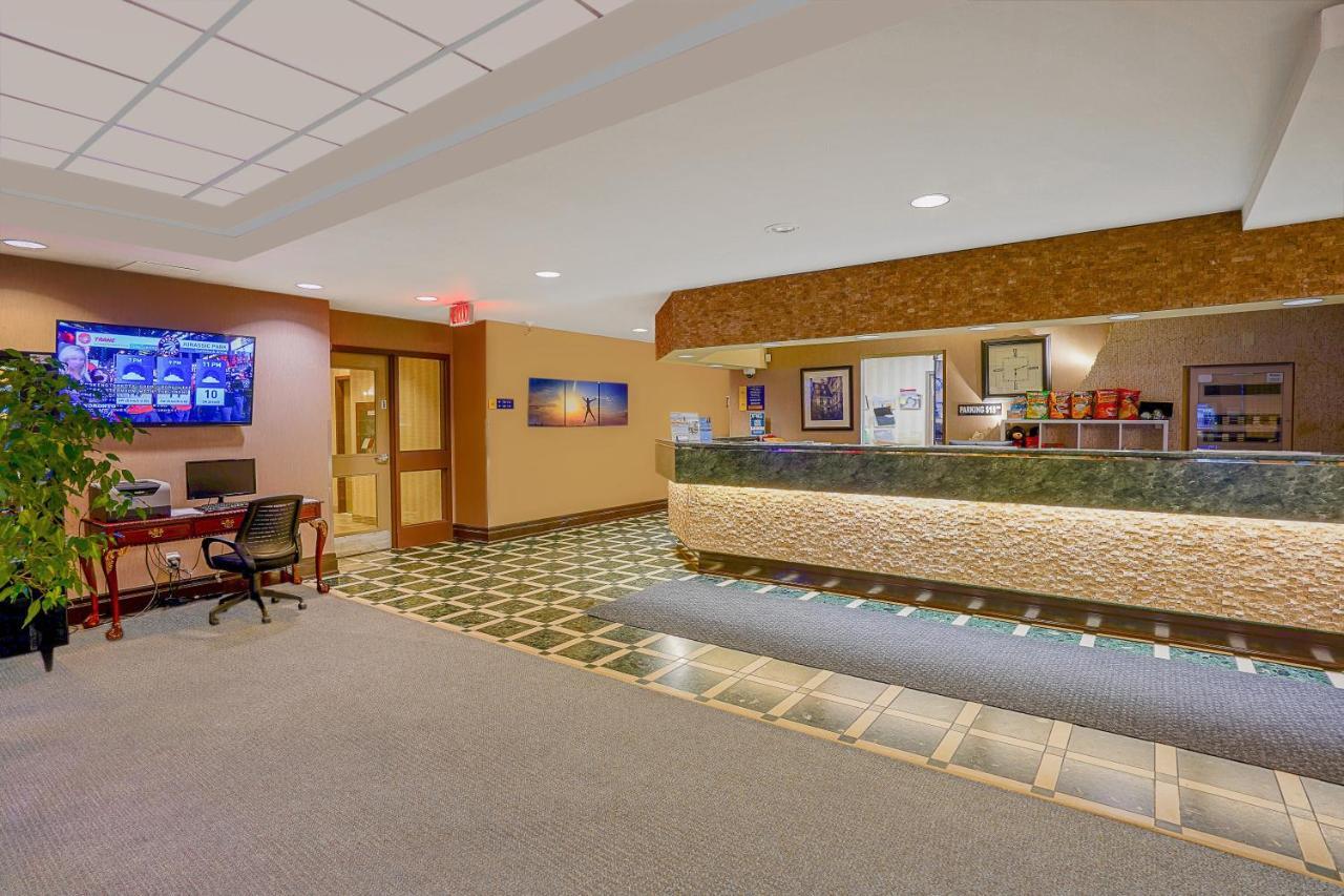 Days Inn By Wyndham Niagara Falls Lundys Lane 외부 사진